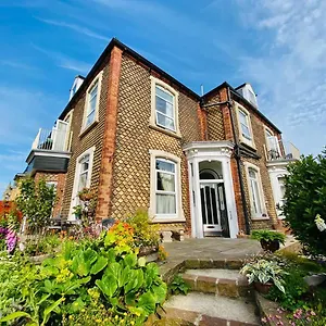 Apartment Fishtail House - Stylish Minutes From The Sea, Hornsea